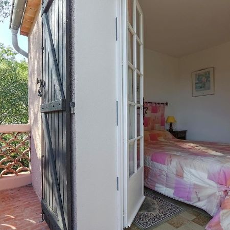 Snug Holiday Home In Bormes Les Mimosas With Pool Εξωτερικό φωτογραφία