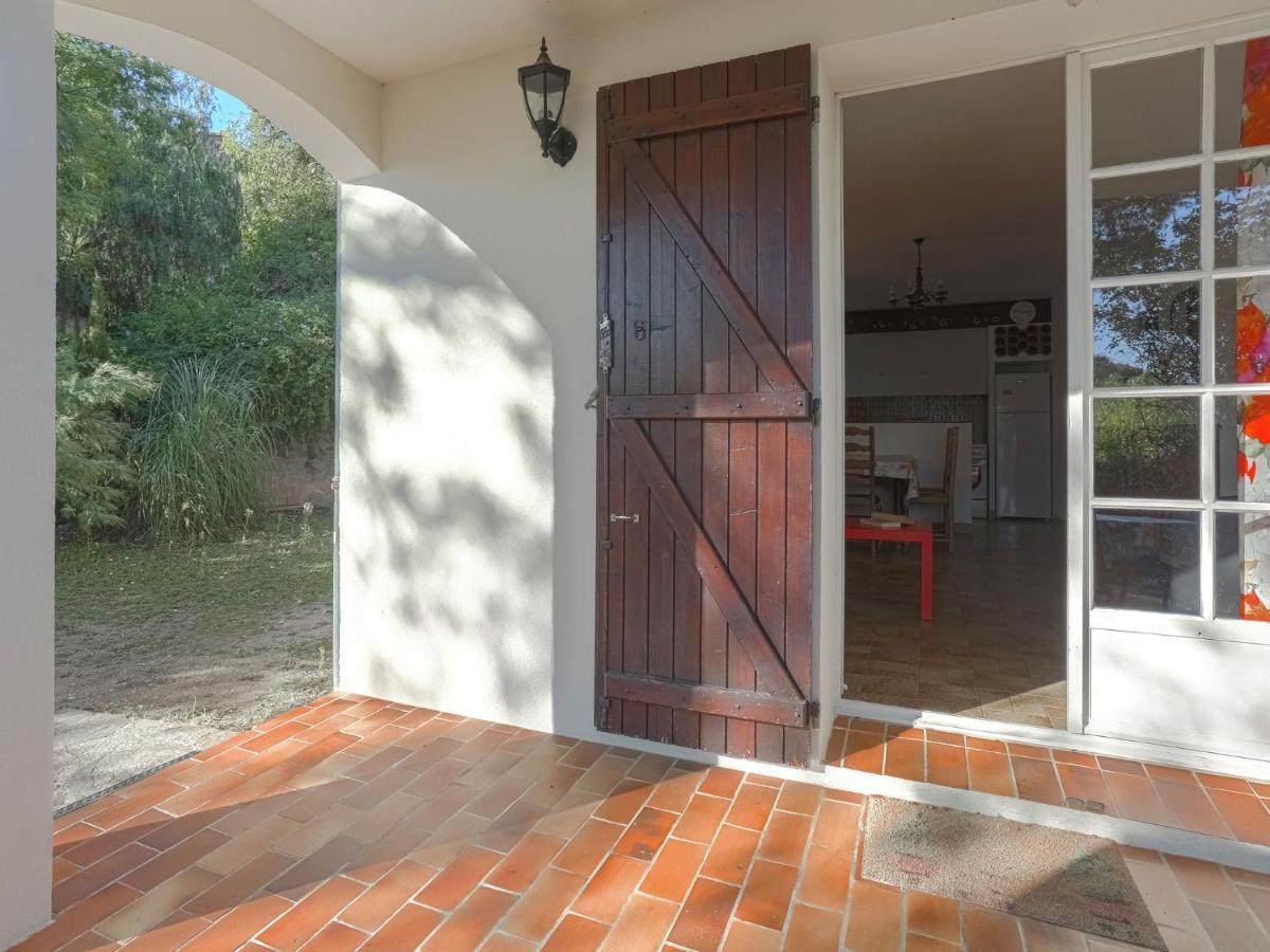 Snug Holiday Home In Bormes Les Mimosas With Pool Εξωτερικό φωτογραφία