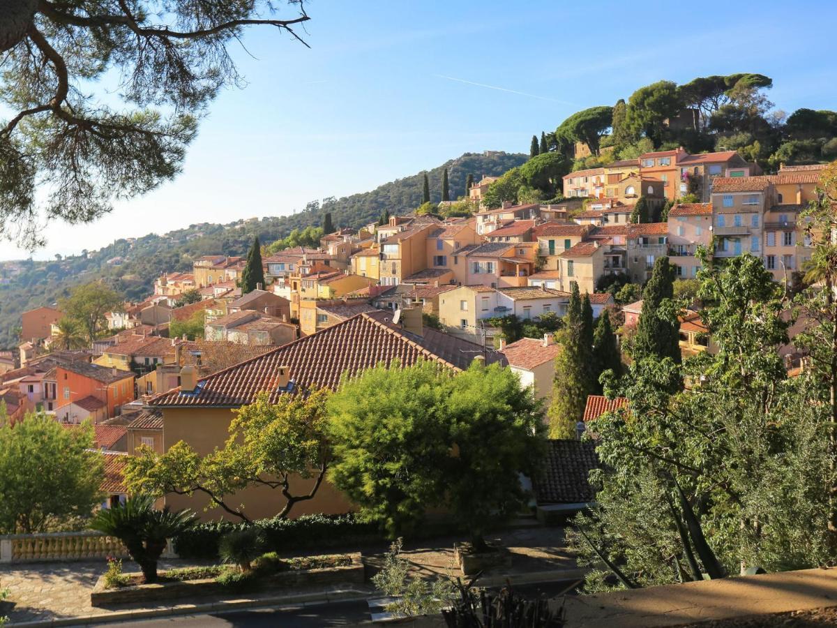 Snug Holiday Home In Bormes Les Mimosas With Pool Εξωτερικό φωτογραφία