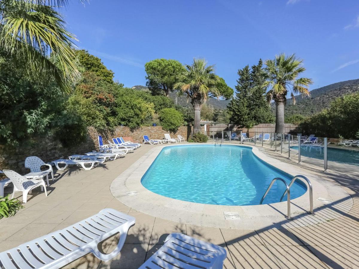 Snug Holiday Home In Bormes Les Mimosas With Pool Εξωτερικό φωτογραφία