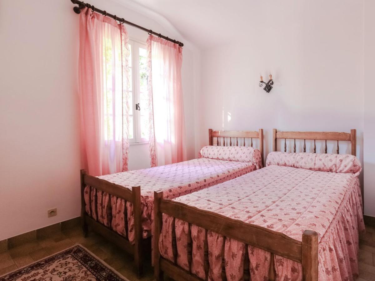 Snug Holiday Home In Bormes Les Mimosas With Pool Εξωτερικό φωτογραφία