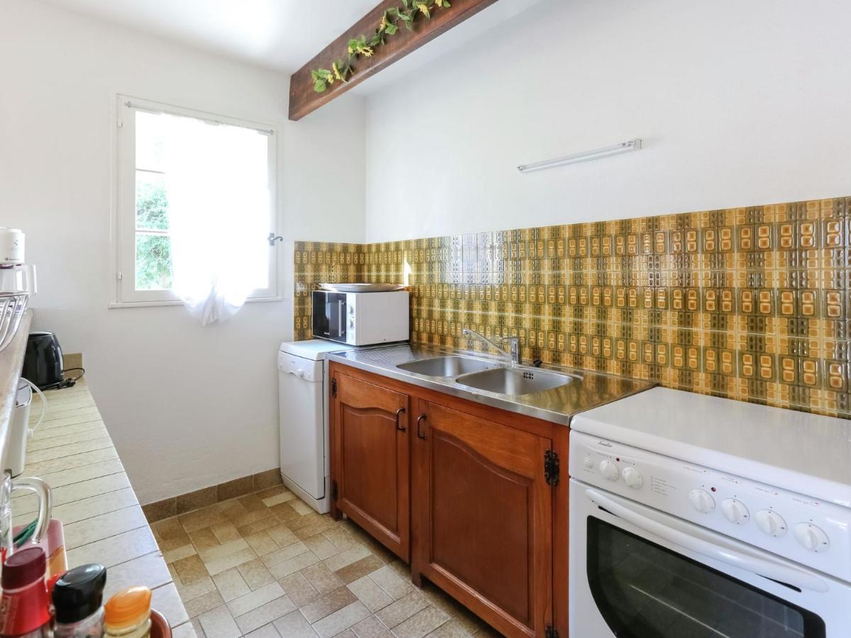 Snug Holiday Home In Bormes Les Mimosas With Pool Εξωτερικό φωτογραφία