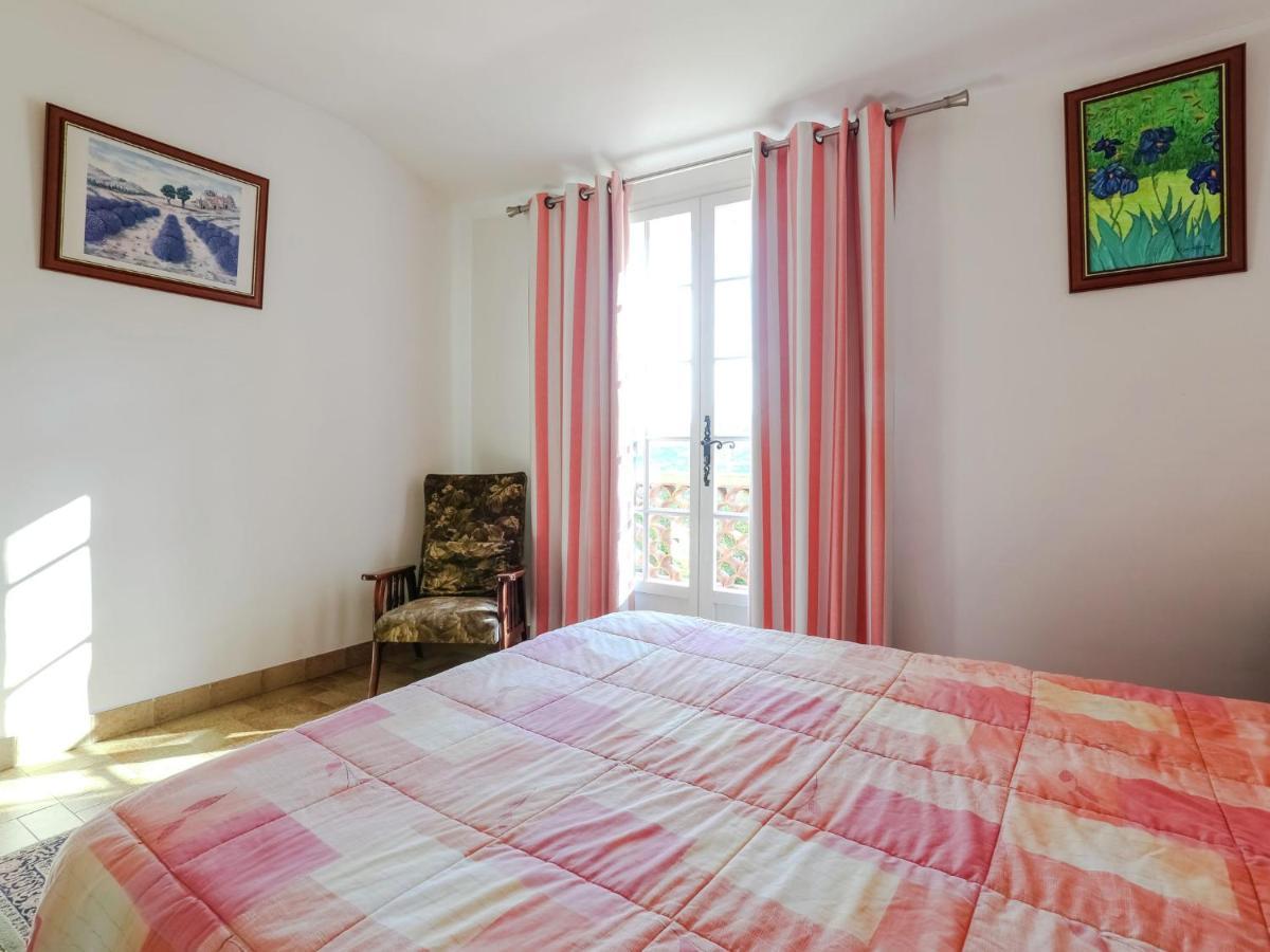 Snug Holiday Home In Bormes Les Mimosas With Pool Εξωτερικό φωτογραφία