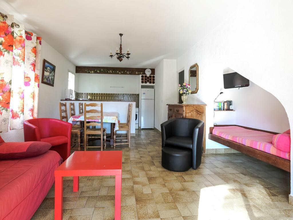 Snug Holiday Home In Bormes Les Mimosas With Pool Εξωτερικό φωτογραφία